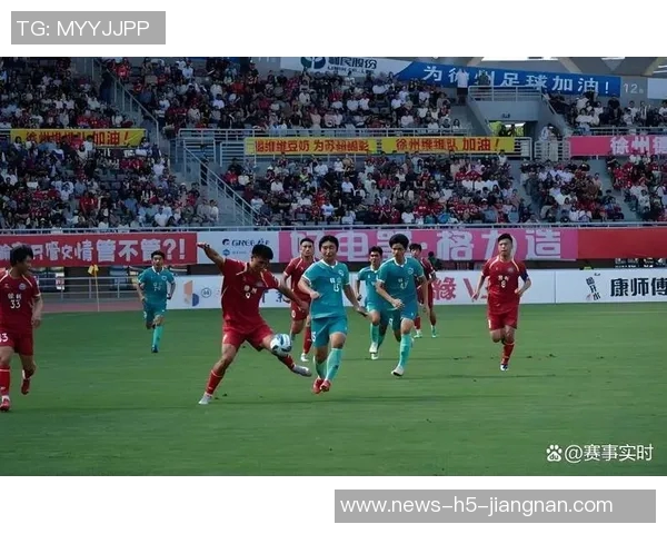 泰州队年轻门将戴曜城感受梦幻时刻全力判断对手射门方向 泰州队年轻门将戴曜城感受梦幻时刻全力判断对手射门方向