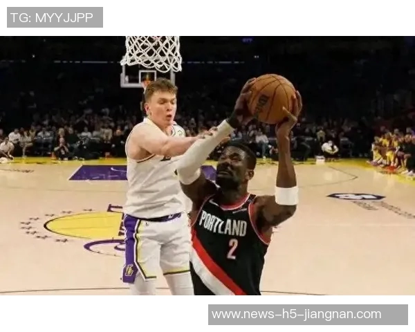 艾顿本季面对顶级内线表现出色7战全胜场均18分10篮板命中率高达72 艾顿本季面对顶级内线表现出色7战全胜场均18分10篮板命中率高达72