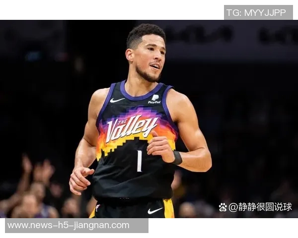 布克半场表现出色10中4砍下13分2篮板7助攻完美控制比赛未出现失误 布克半场表现出色10中4砍下13分2篮板7助攻完美控制比赛未出现失误