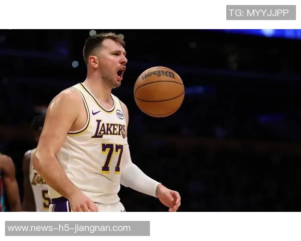 沃西称赞东契奇聪明能理解球队战术期待他与队友更好配合