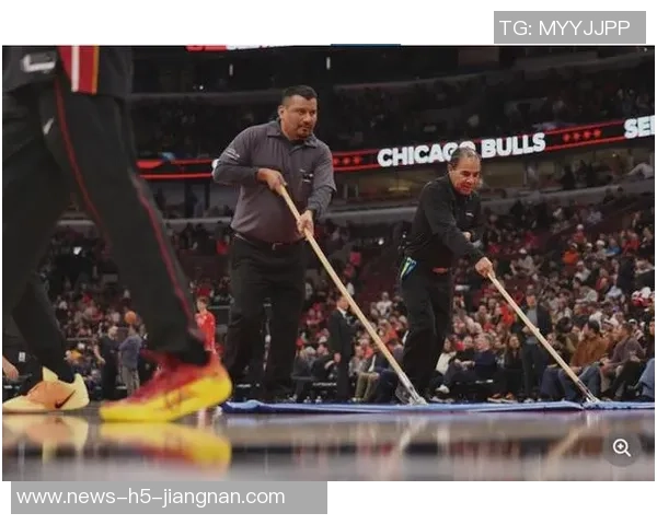 公牛球场意外现冷凝水今日比赛开球时间被迫推迟