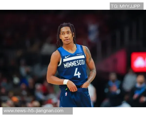 芬奇称赞迪林厄姆训练营表现出色强调其突分接球投篮任务